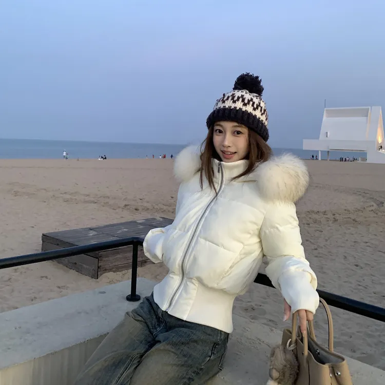 超好看的大毛领白色短款棉服女2025冬季短款加厚面包服棉衣外套