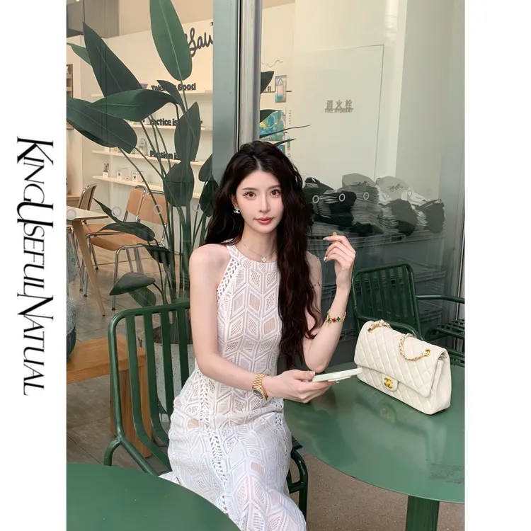 KUN 曼城记忆 好穿时尚感 不规则蕾丝环绕织带春夏新品挂脖连衣裙