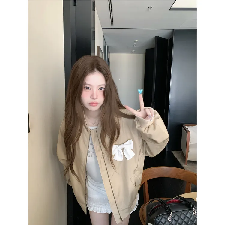 2025秋季韩式卡其色蝴蝶结短款上衣外套女新款时尚气质通勤风上衣