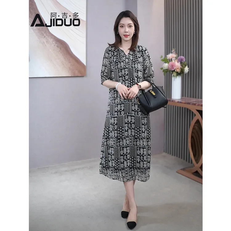 波西米亚风连衣裙女夏季2025年新款气质妈妈装夏日氛围感小裙子