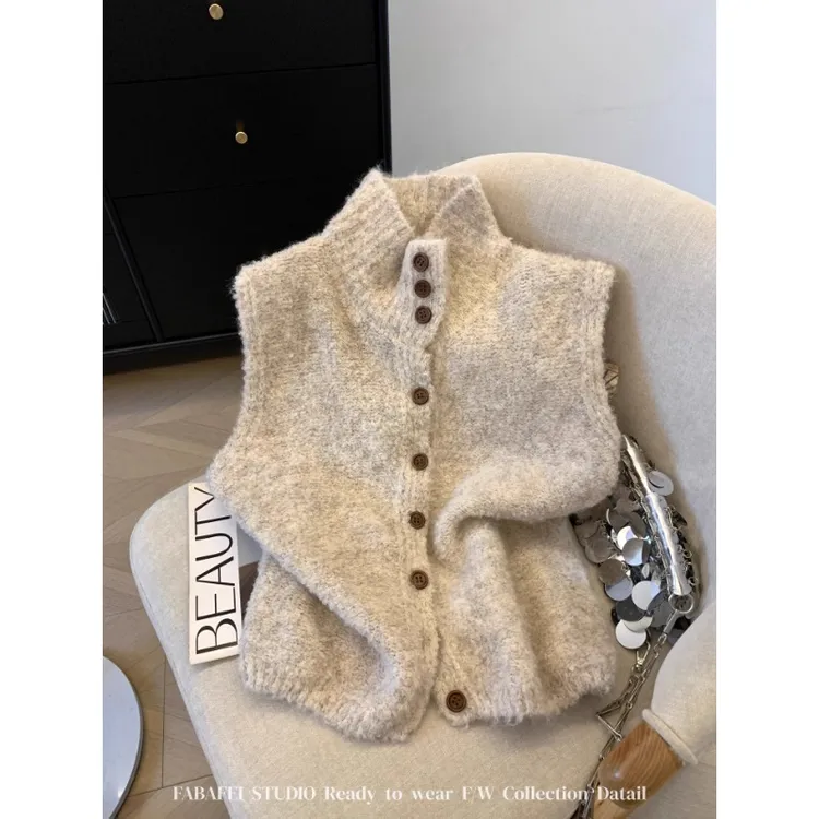 慵懒风半高领针织马甲女秋冬款2025叠穿高级马夹背心软糯羊绒上衣