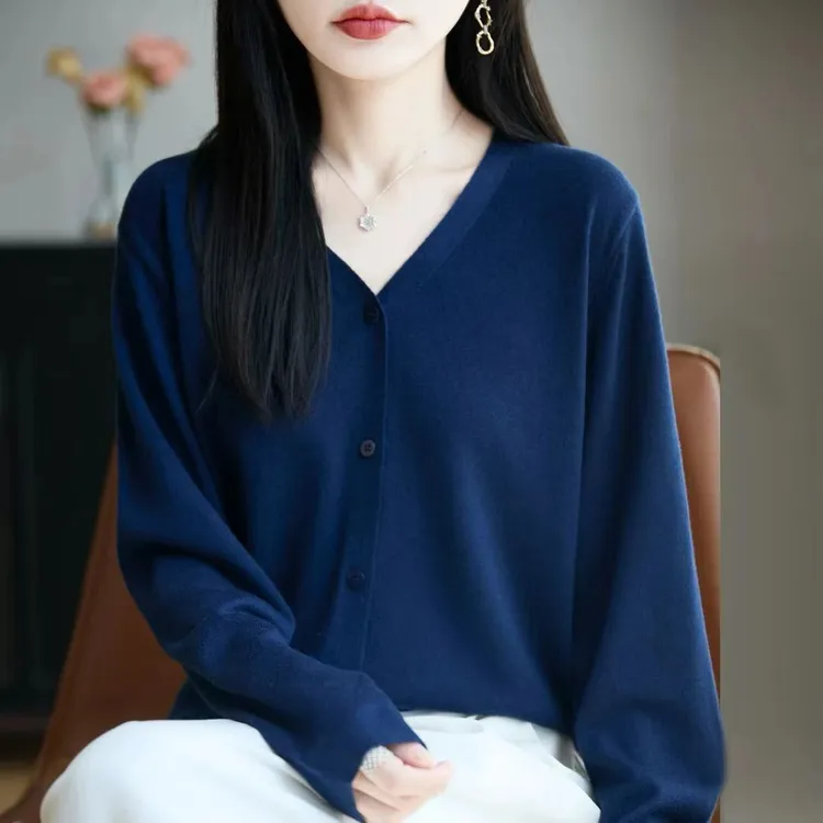 早秋V领薄款开衫小外搭圆领正肩袖针织衫打底衫宽松丁达尔风