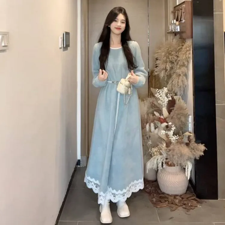 蓝色蕾丝连衣裙子女2025新款秋季法式气质高级感别致独特绝美长裙