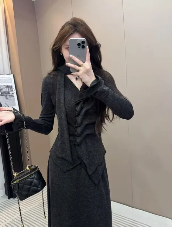 早秋穿搭一整套灰色减龄显瘦高级感上衣半身裙两件套女连衣裙