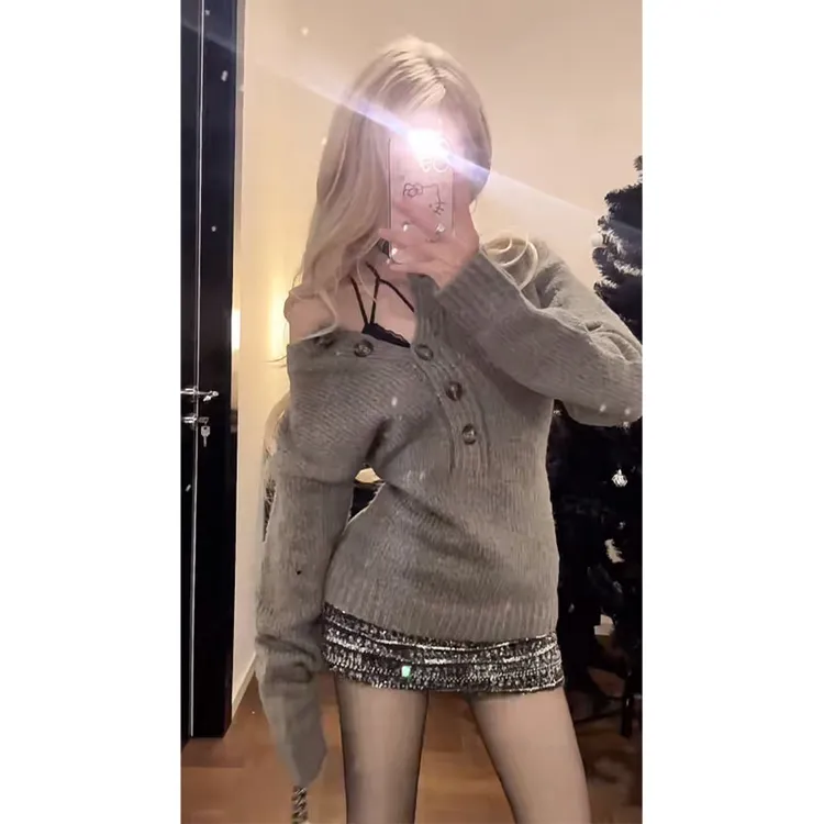 辣妹时尚慵懒风气质露肩设计感修身长袖针织毛衣高腰显瘦亮片短裙