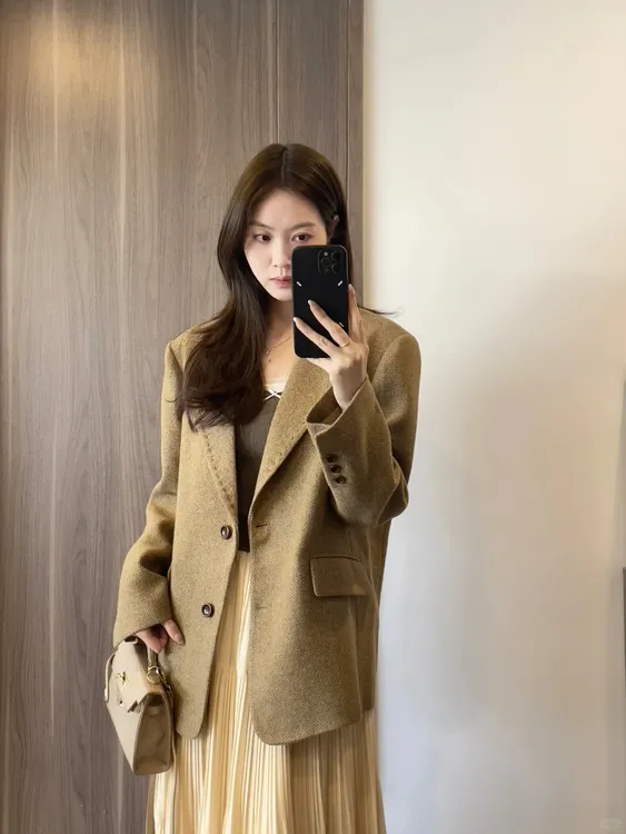 早秋装搭配一整套女韩系高级感咖色西装外套百褶半身裙气质两件套