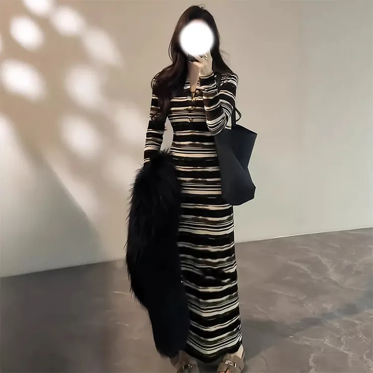 御姐风气质V领条纹连衣裙女2026新款早春高级感收腰显瘦包臀长裙