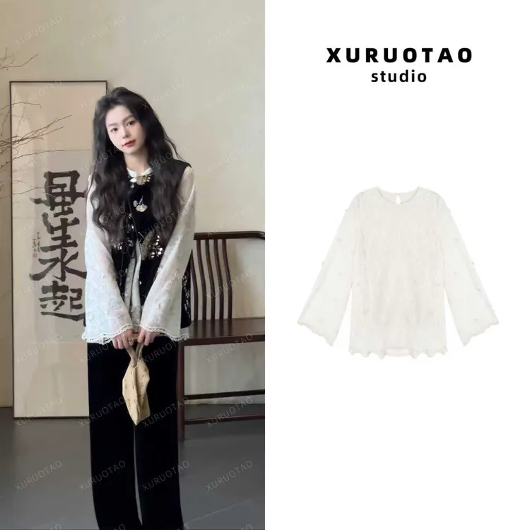 XURUOTAO【花蕾】棉感镂空蕾丝提花刺绣国风设计米白色上衣 T5732