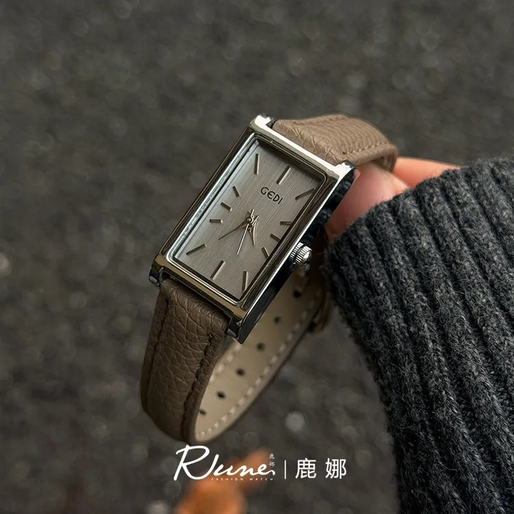 Rune鹿娜《雷》小众高级感时尚简约真皮ins百搭女士防水石英表手表