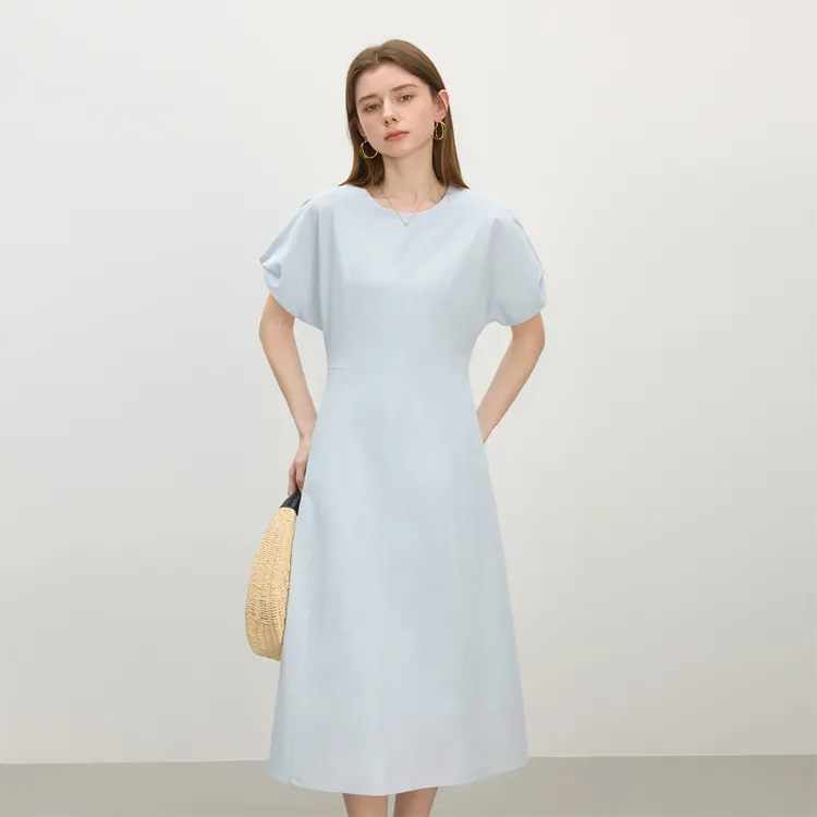 范思蓝恩腰精裙夏新款气质收腰显瘦A字圆领修身连衣裙25FS12760