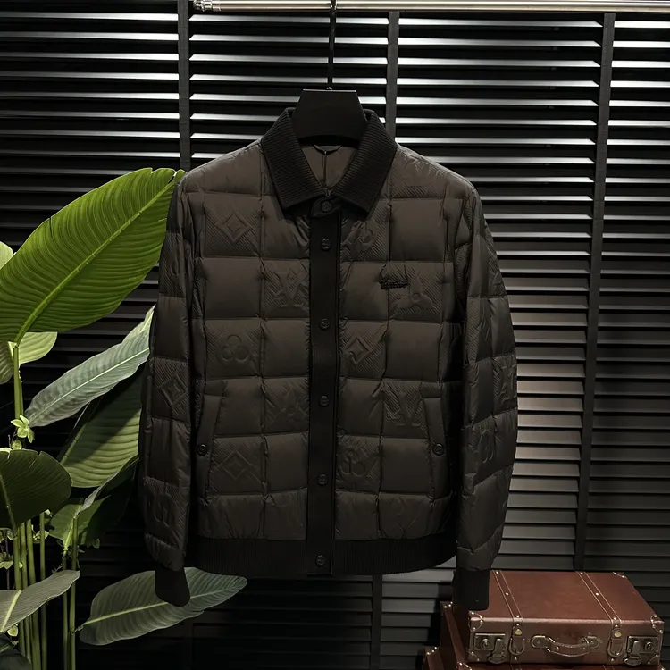 【白鸭绒】秋冬季商务休闲立体浮雕百搭翻领拼皮针织欧货时尚羽绒服