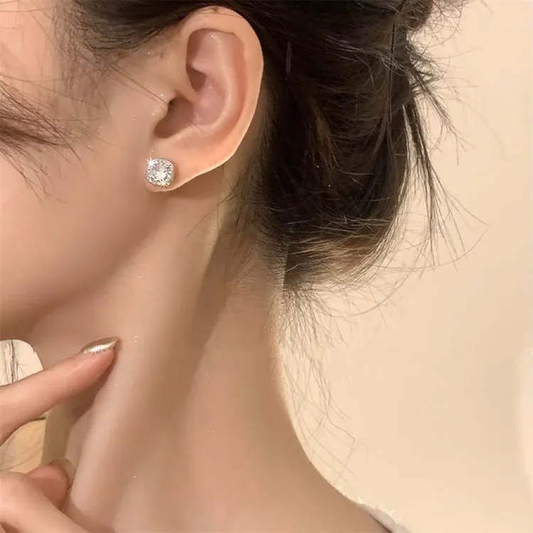 黄铜锆石耳饰 铜镀真金镶锆石方形耳钉轻奢时尚气质超闪耳钉