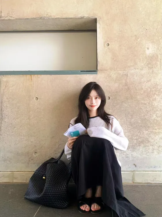 2025秋季新款高级感撞色印花防晒针织衫罩衫女上衣百搭半身裙套装