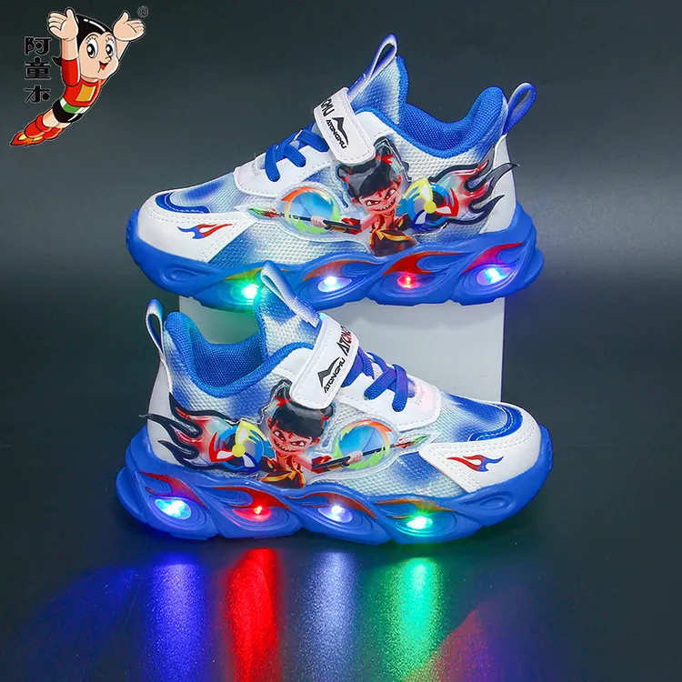 atongmu/阿童木哪吒带灯儿童运动鞋2025春秋新款透气网面男童鞋子
