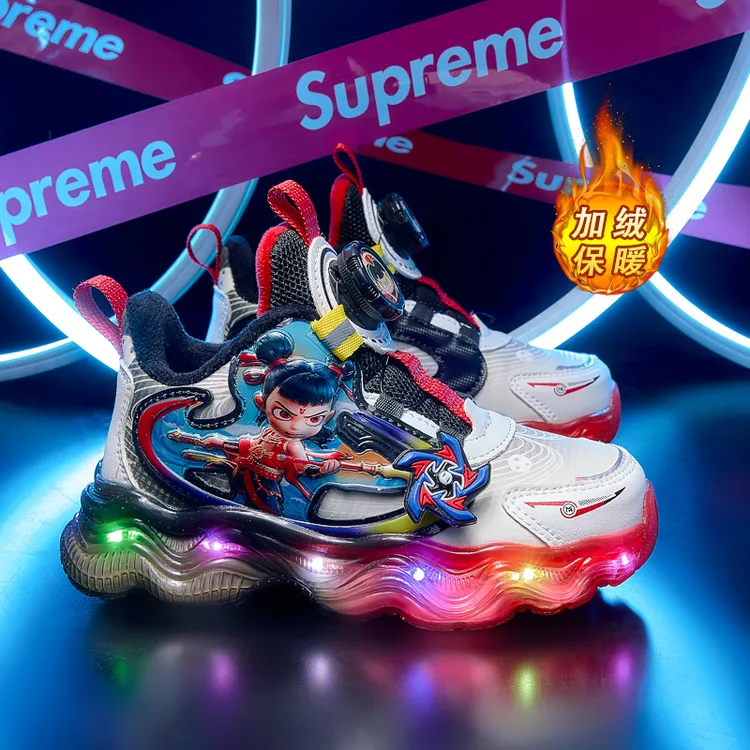 儿童户外防滑运动鞋加绒男童鞋2025潮款儿童鞋扭转扣轻便虎头童鞋