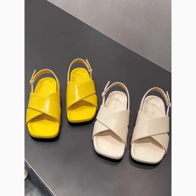 2025年韩版新款时尚交叉带方头平底凉鞋后空露趾休闲沙滩凉拖鞋潮