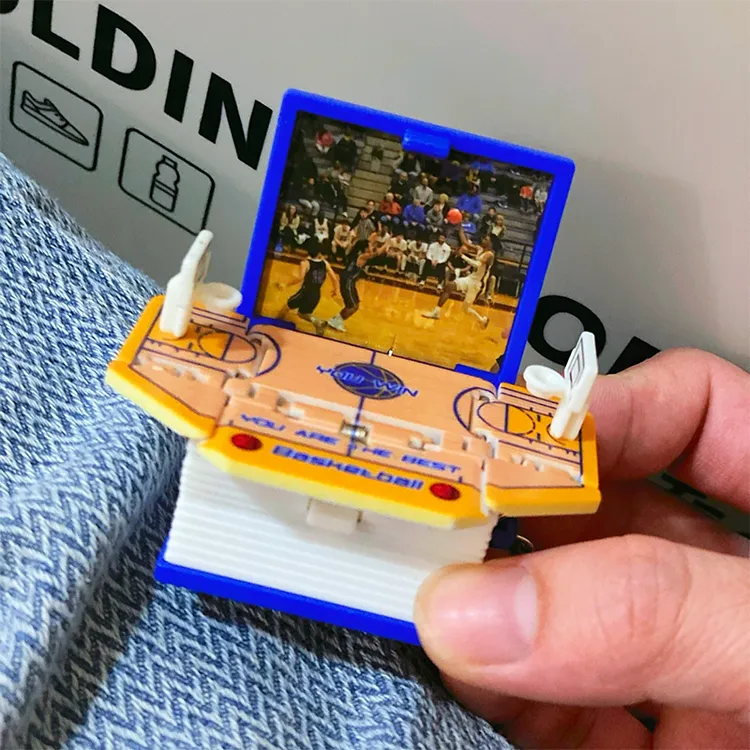 男生生日礼物送男孩篮球足球钥匙扣3d立体书挂件小朋友儿童小礼品