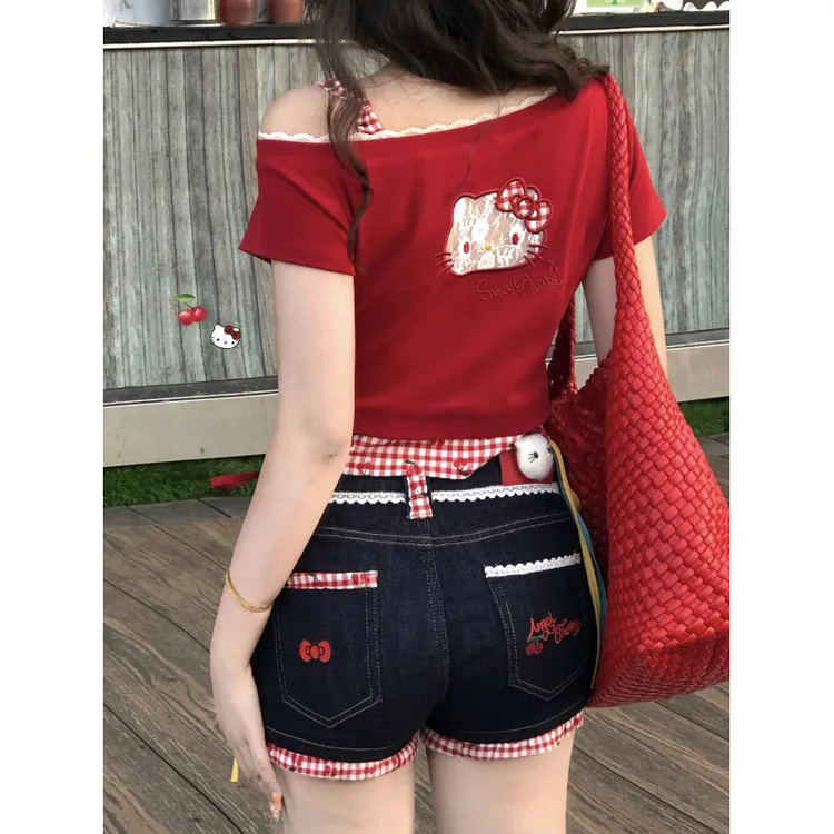 甜辣设计感刺绣kitty猫蕾丝斜肩上衣女小个子修身短款T恤短袖