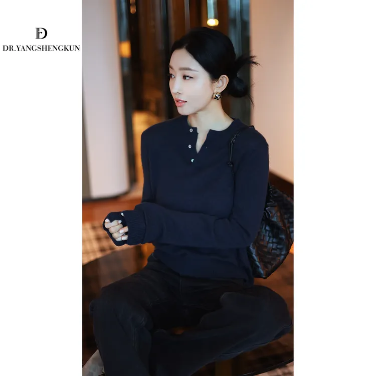 杨圣坤2025新品女士羊绒亲肤亨利领百搭修身显瘦针织衫SL258306