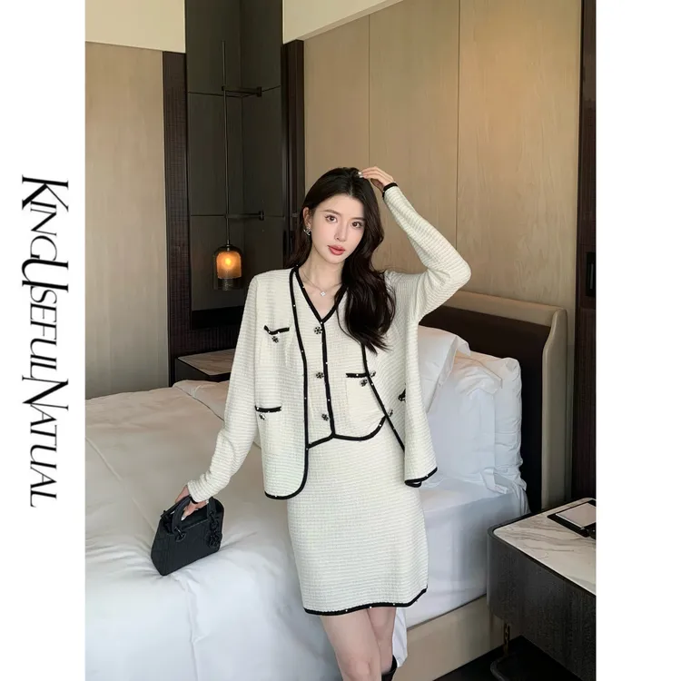 KUN【安娜】香香老钱 定制羊毛混纱手工绣钻早秋款米色小香针织套装