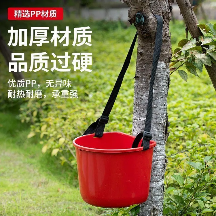 福利价!仅10 . 9【斜跨背桶】多功能肩背式塑料桶摘瓜果蔬菜撒肥料商品图