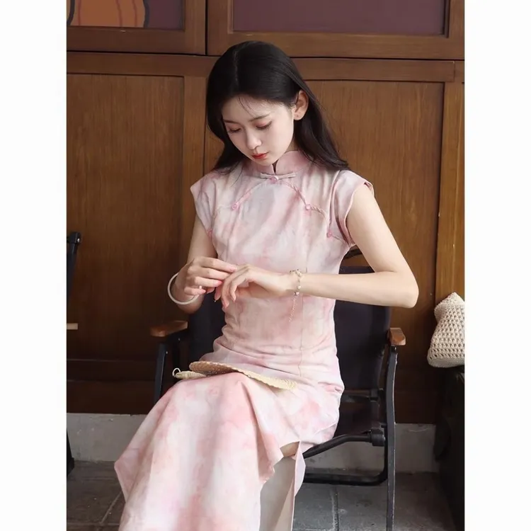 樱花瓣新中式粉色旗袍2025新款夏季订婚领证修身显瘦改良日常甜美