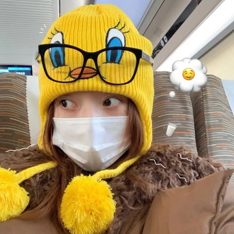 可爱卡通小黄鸭毛线帽女秋冬季保暖防寒针织帽甜美百搭护耳雷锋帽
