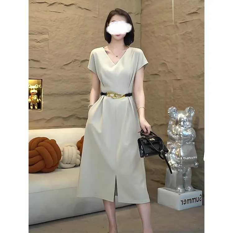 大码女装高级感短袖连衣裙胖mm夏季纯色收腰显瘦轻奢中长款小黑裙
