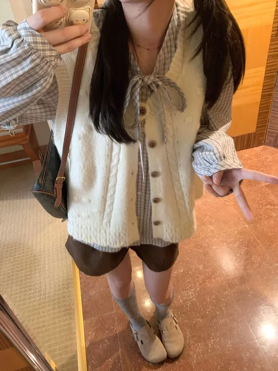 日系学院风复古麻花针织马甲开衫女春秋叠穿外搭毛衣无袖波边上衣