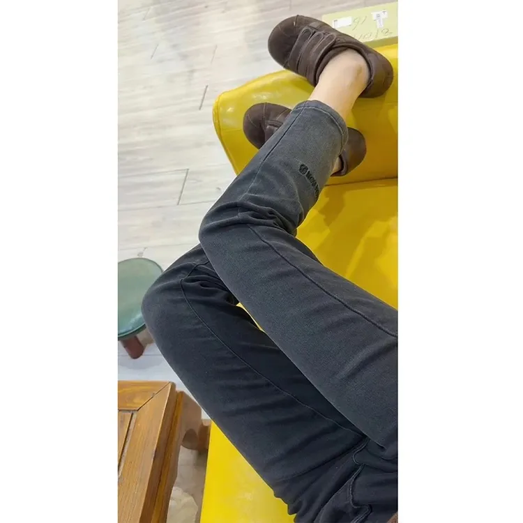 唐芯媛2025秋新款裤脚刺绣字母牛仔烟管裤女百搭小个子窄版直筒裤