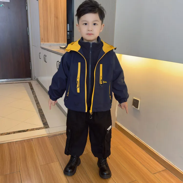 儿童装男童外套三合一可拆卸女童秋装2025新款宝宝户外防风冲锋衣