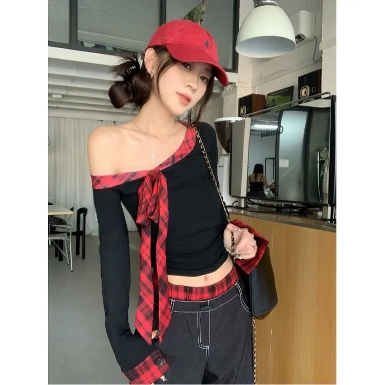 百搭显瘦时尚小众洋气韩版设计感T恤女秋冬黑色格纹长袖斜肩系带