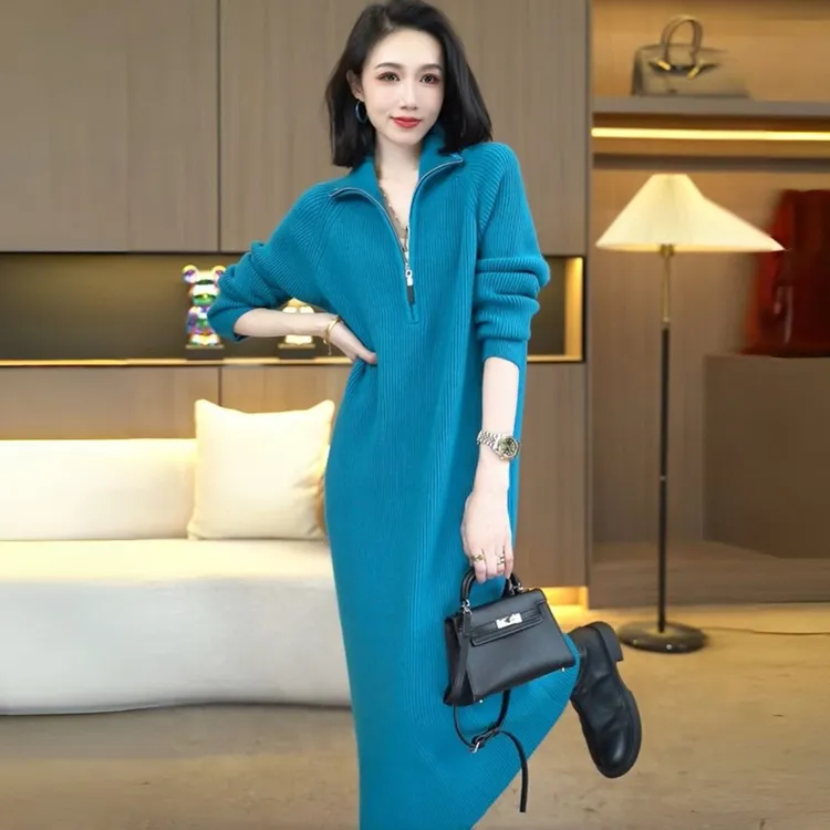 气质立领拉链针织连衣裙女秋冬新款长袖宽松过膝减龄洋气百搭长裙