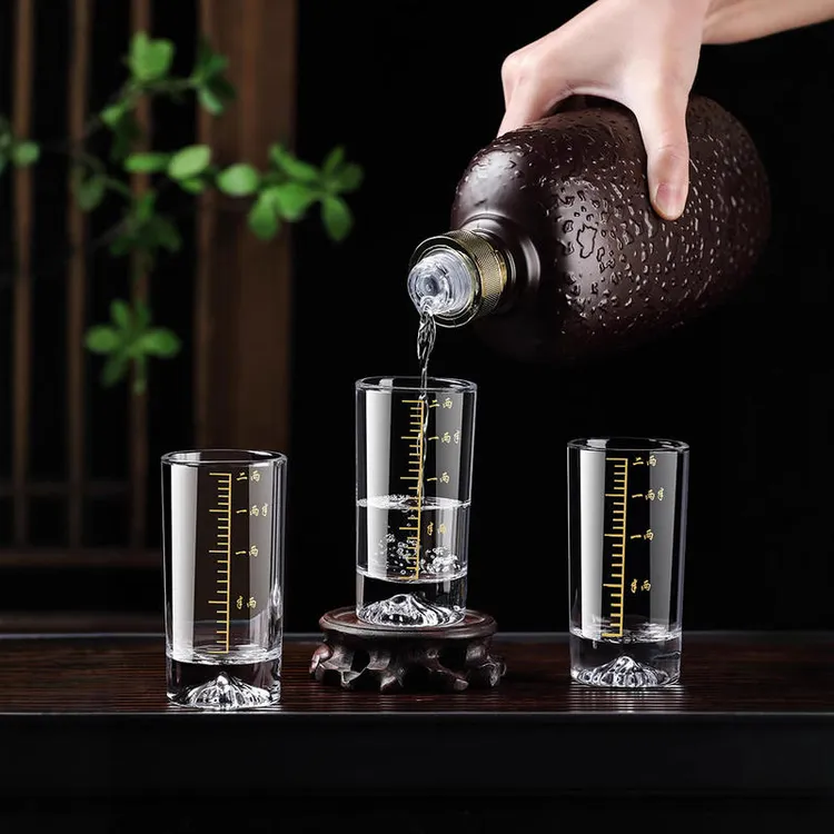 经典冰山底二两白酒杯套装家用高端水晶玻璃分酒器刻度高烈酒酒杯