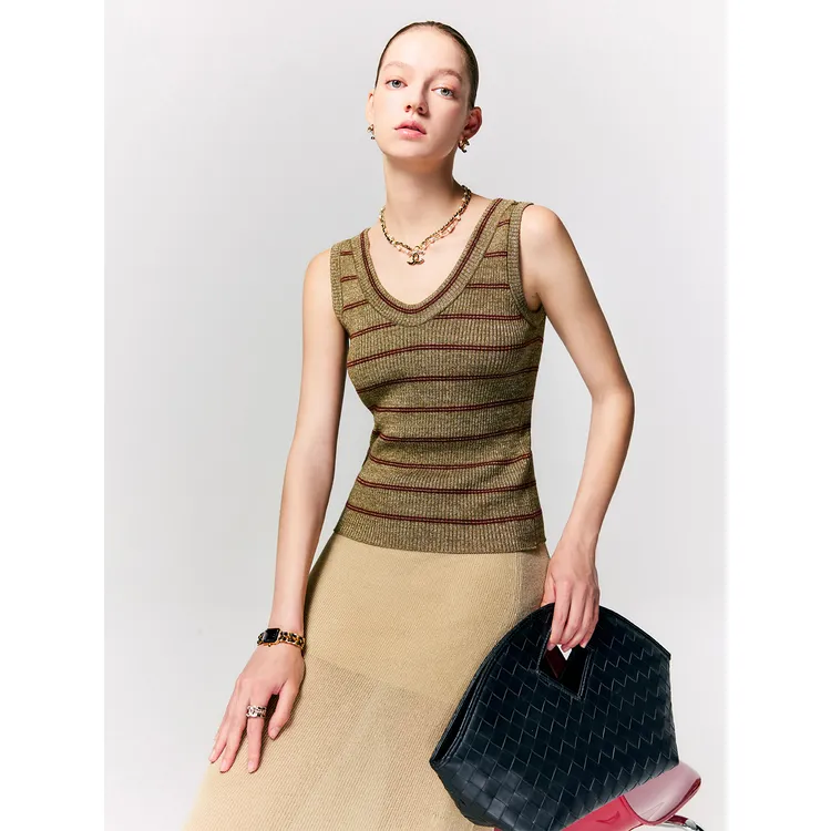 玖着'新浪潮'定纺金银丝亮闪羊毛BC风时髦U领针织女士背心上衣