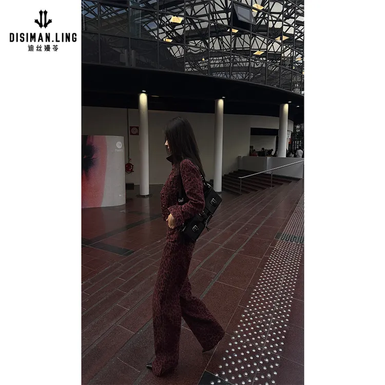 迪丝嫚苓红色牛仔二件套装长袖时尚休闲百搭小众优雅感原创风设计