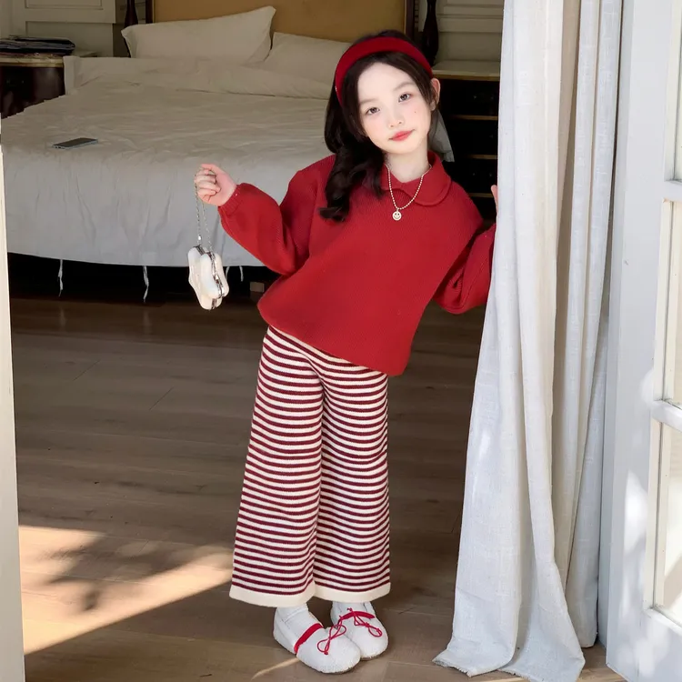 小思家女童2025秋冬新款韩版洋气百搭娃娃领毛衣条纹裤休闲套装