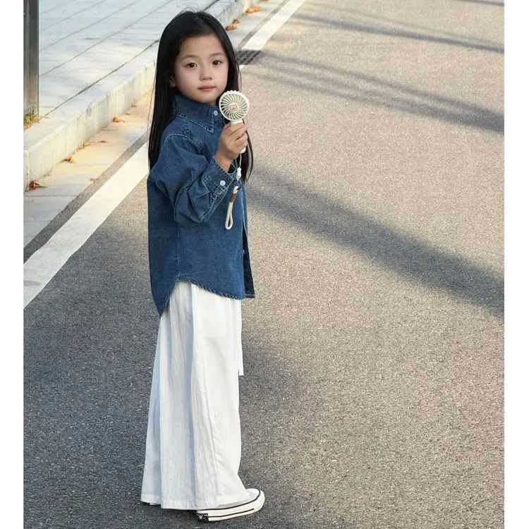 小思家女童2025秋季韩版复古风牛仔衬衫外套白色休闲阔腿裤套装