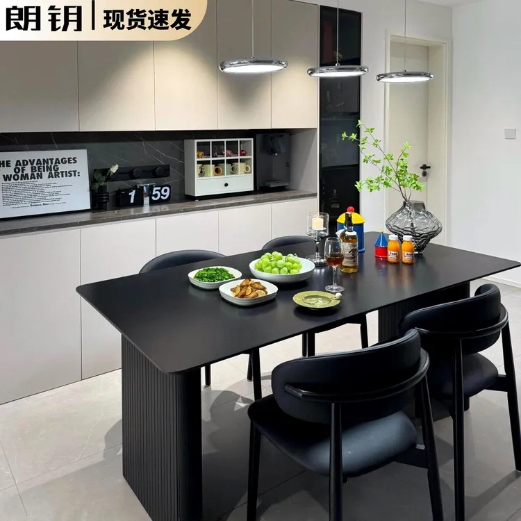 现代轻奢黑色岩板餐桌椅餐桌组合意式家用饭桌长方形小户型简约
