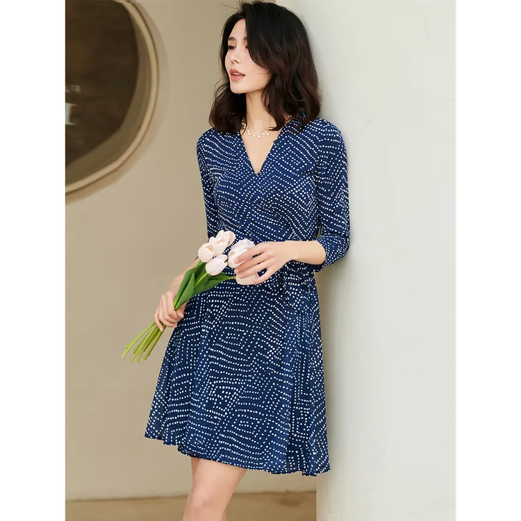 蓝色波点收腰显瘦连衣裙女2025夏季新款时尚休闲短款小个子裙子潮