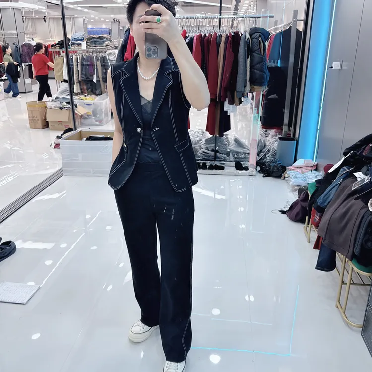 韩版大码时尚修身4季穿马甲套装1813品