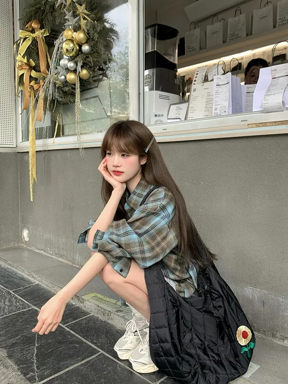 蓝色格子衬衫女显瘦外套时尚宽松慵懒风秋季新款休闲百搭长袖衬