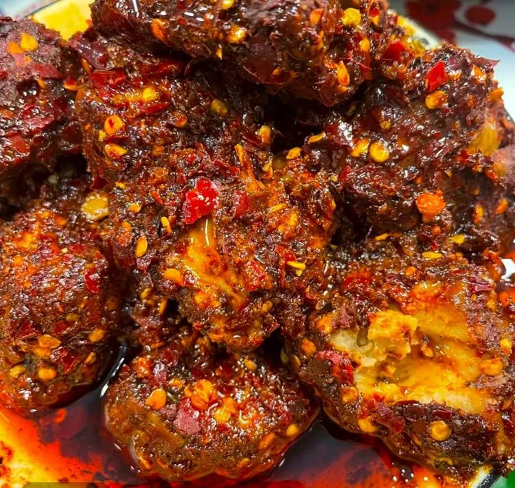 大理麻辣火烧胡辣椒豆腐乳正宗霉豆腐香辣油乳腐下饭菜