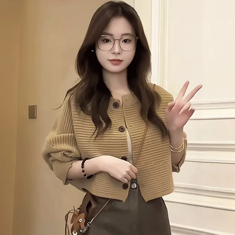 春秋款小香风短款外搭针织开衫毛衣外套女2025新款针织长袖上衣