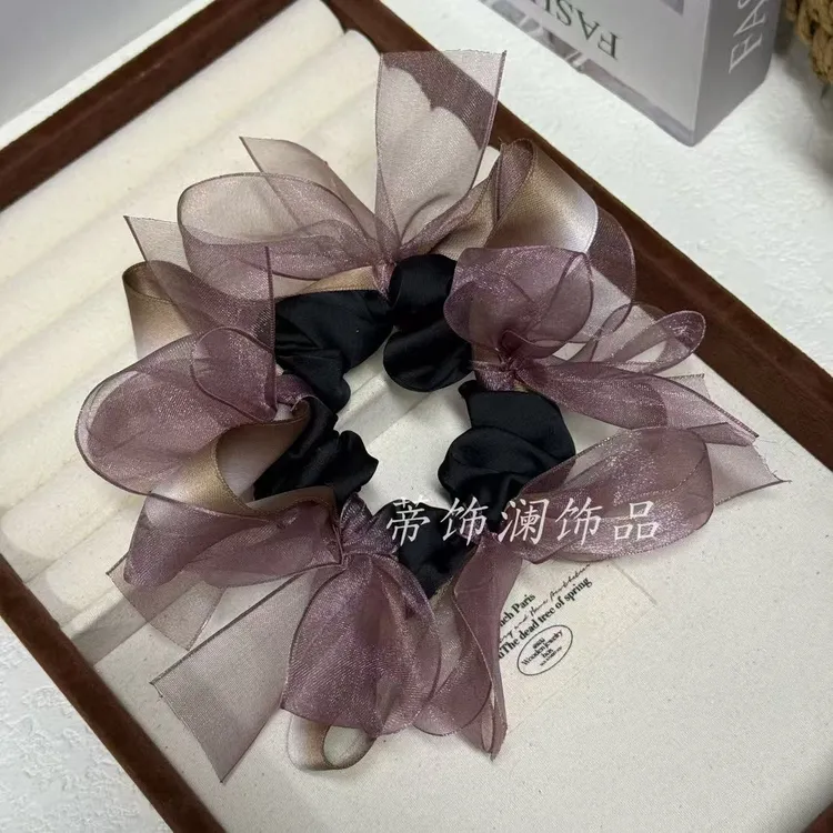 许我耀眼 许妍慵懒风优雅日常蝴蝶结发圈