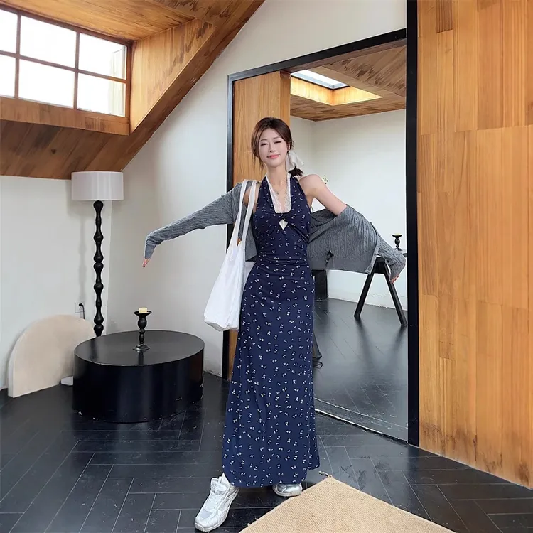 ~春夏法式碎花收腰长裙拼接蕾丝领设计感连衣裙挂脖裙子女装