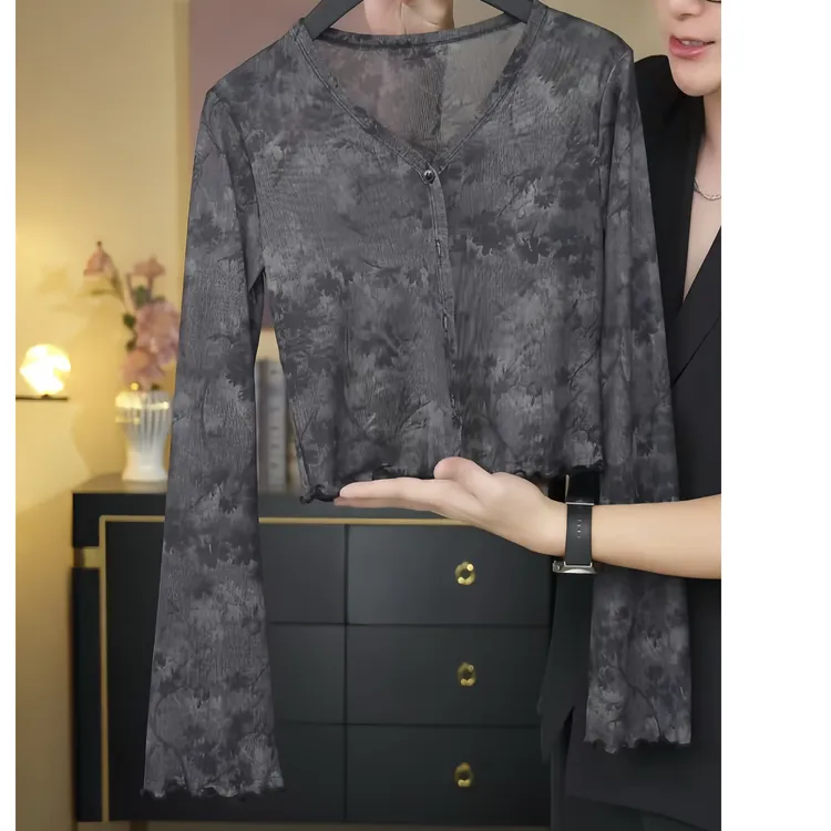 【花漾薄衫】2025夏季优雅V领碎花网纱开衫长袖女时尚百搭上衣设计