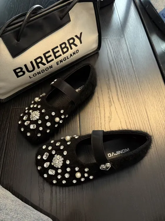 大金大码女鞋40-43水钻装饰毛毛豆豆鞋