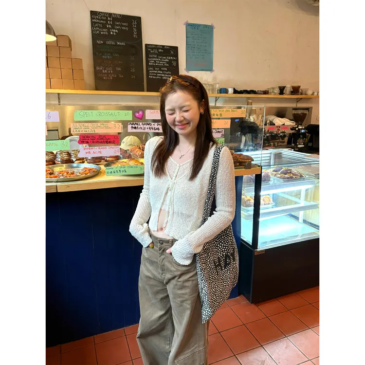 早秋温柔韩系风纯欲镂空针织假两件开衫上衣直筒休闲裤工装长裤女