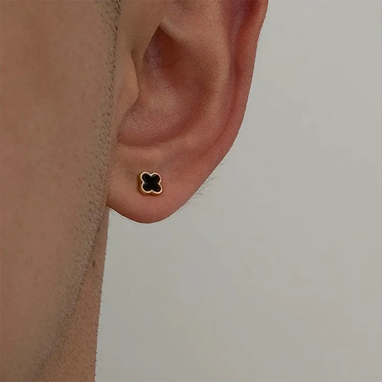 合金耳饰 简约轻奢男士四叶草耳钉潮男款单只高级感轻奢黑色百搭